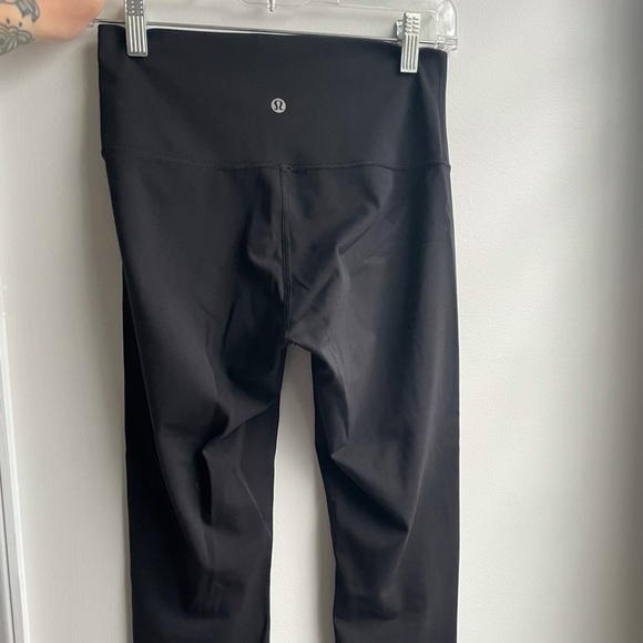 Lululemon High Rise Wunder Under Crop Size 6 - Picture 9 of 9